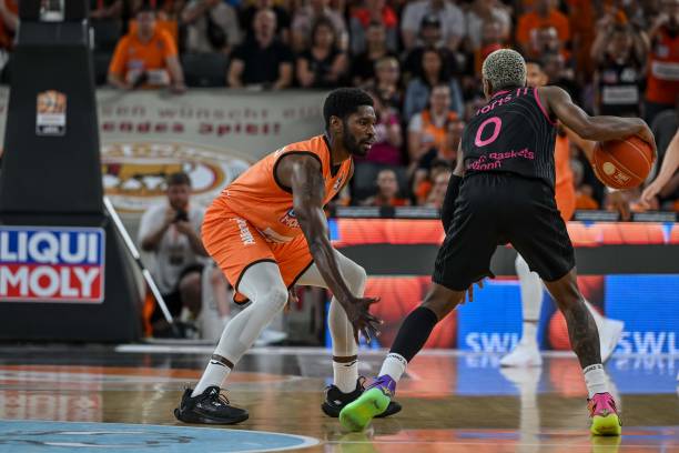 使他在攻防 使他在攻防